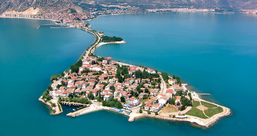 GÜNÜBİRLİK DAVRAZ KAYAK MERKEZİ 